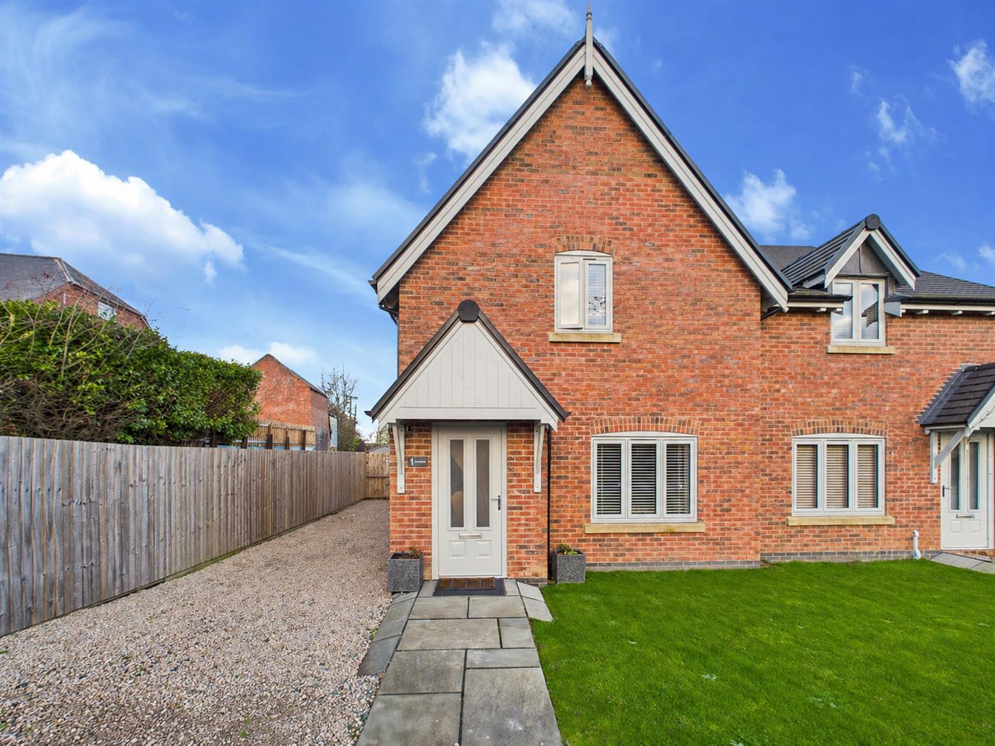 1 Stanwinsford, Oswestry, SY11 4FW For Sale